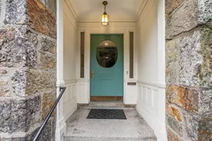 7 Regent Cir, Brookline, MA 02445 - Photo 3