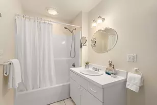 7 Regent Cir, Brookline, MA 02445 - Photo 17