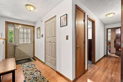 25 Beacon St, Amesbury, MA 01913 - Photo 9
