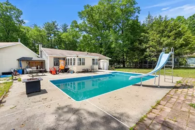 25 Beacon St, Amesbury, MA 01913 - Photo 33