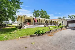 25 Beacon St, Amesbury, MA 01913 - Photo 1