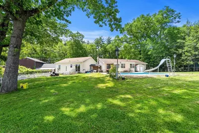 25 Beacon St, Amesbury, MA 01913 - Photo 31