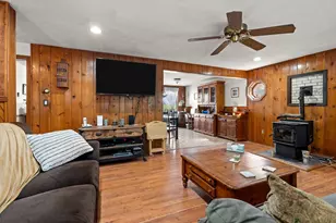 25 Beacon St, Amesbury, MA 01913 - Photo 11