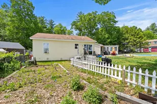 25 Beacon St, Amesbury, MA 01913 - Photo 5