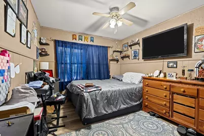 25 Beacon St, Amesbury, MA 01913 - Photo 15