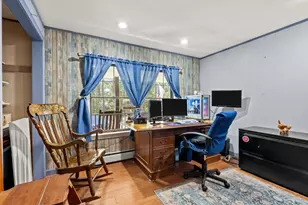 25 Beacon St, Amesbury, MA 01913 - Photo 21