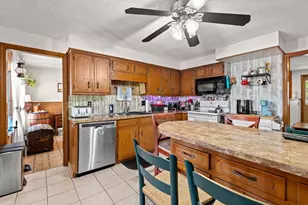 25 Beacon St, Amesbury, MA 01913 - Photo 17