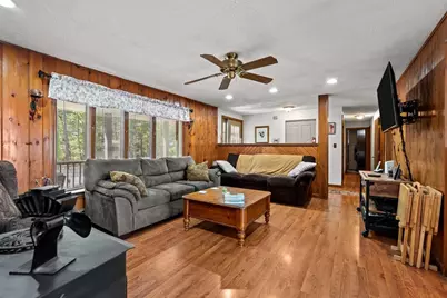 25 Beacon St, Amesbury, MA 01913 - Photo 13