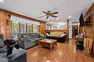 25 Beacon St, Amesbury, MA 01913 - Photo 13