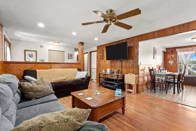 25 Beacon St, Amesbury, MA 01913 - Photo 5