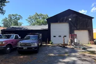 25 Beacon St, Amesbury, MA 01913 - Photo 37