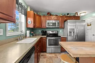 25R Beacon St, Amesbury, MA 01913 - Photo 7