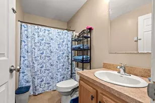 25R Beacon St, Amesbury, MA 01913 - Photo 5
