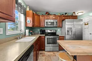 25R Beacon St, Amesbury, MA 01913 - Photo 7