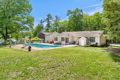 25 Beacon St, Amesbury, MA 01913 - Photo 21