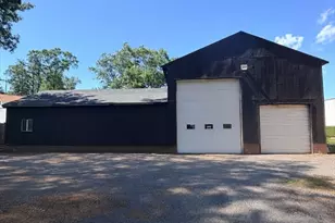 25 Beacon St, Amesbury, MA 01913 - Photo 1