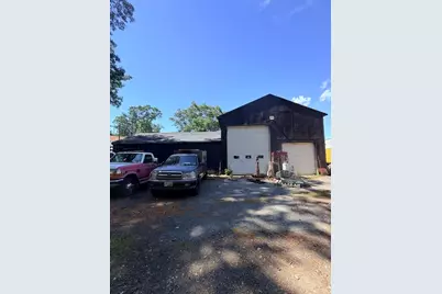 25 Beacon St, Amesbury, MA 01913 - Photo 3