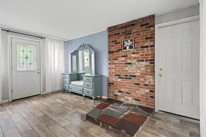 24 Helena St, Ludlow, MA 01056 - Photo 5