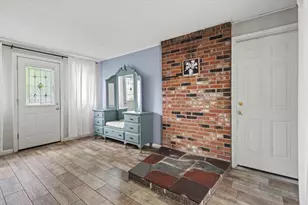 24 Helena St, Ludlow, MA 01056 - Photo 5