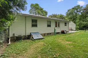 24 Helena St, Ludlow, MA 01056 - Photo 31