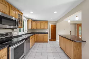 157 Russell St, Peabody, MA 01960 - Photo 9