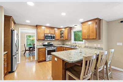 39 Jackson Cir, Franklin, MA 02038 - Photo 7