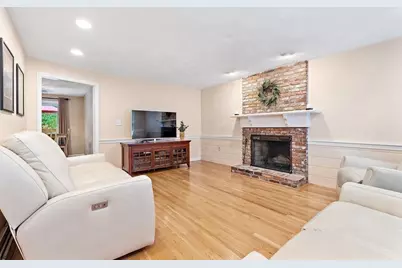 39 Jackson Cir, Franklin, MA 02038 - Photo 9
