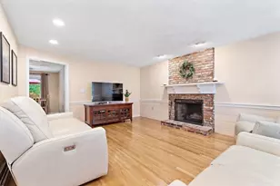 39 Jackson Cir, Franklin, MA 02038 - Photo 9