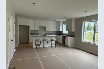 12 Juliana Ave, Nashua, NH 03064 - Photo 5