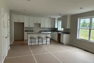 12 Juliana Ave, Nashua, NH 03064 - Photo 5