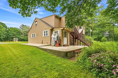 90 Glenview St, Upton, MA 01568 - Photo 33
