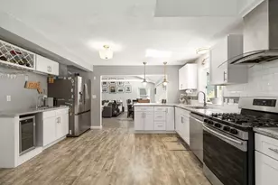 12 High St, Salisbury, MA 01952 - Photo 7