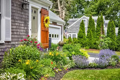 25 Gingerbread Ln, Yarmouth, MA 02675 - Photo 3