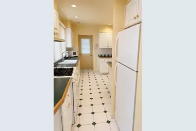 24 Stearns Ave, Medford, MA 02155 - Photo 5