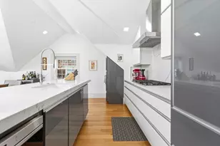 1762 Beacon St, Brookline, MA 02445 - Photo 9