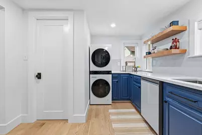 18 Bailey St, Medford, MA 02155 - Photo 3