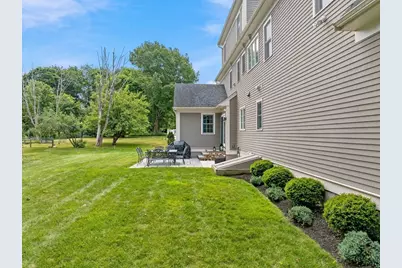7 Davis Rd, Bedford, MA 01730 - Photo 35