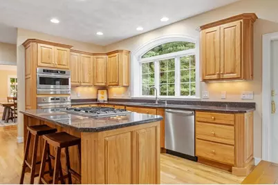 33 Nutmeg Ln, North Andover, MA 01845 - Photo 11