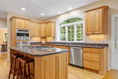 33 Nutmeg Ln, North Andover, MA 01845 - Photo 11