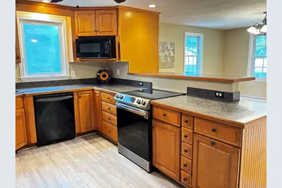 290 Center St #2, Pembroke, MA 02359 - Photo 3