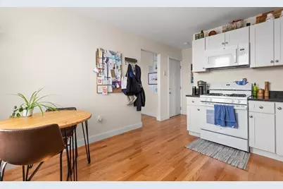 220 Middlesex Ave #5, Medford, MA 02155 - Photo 5