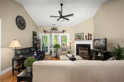 19 Cortland Grove Dr #19, Shrewsbury, MA 01545 - Photo 9