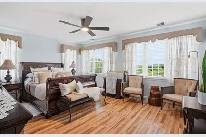 42 Jennifer Ln, Malden, MA 02148 - Photo 23