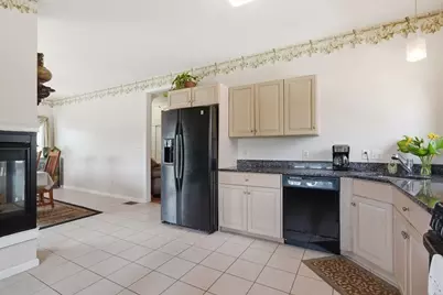 42 Jennifer Ln, Malden, MA 02148 - Photo 17