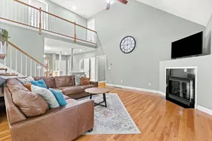 17 Hepatica Dr, North Andover, MA 01845 - Photo 9