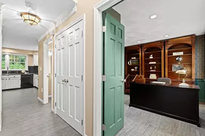 9 Hammersmith Dr, Saugus, MA 01906 - Photo 5
