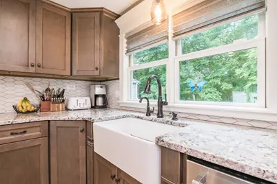7 Stuart Pl, Westfield, MA 01085 - Photo 7