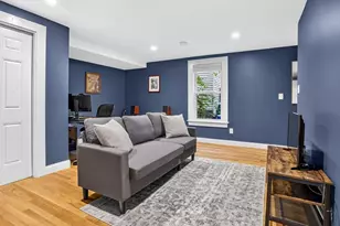 67 Florence St, Boston, MA 02131 - Photo 17