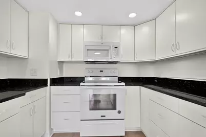 1731 Beacon St #915, Brookline, MA 02445 - Photo 23
