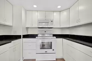 1731 Beacon St, Brookline, MA 02445 - Photo 23